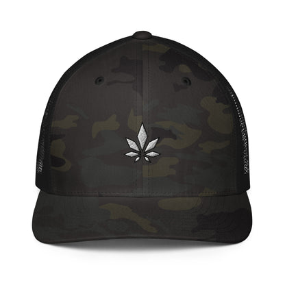 White And Black Weed Leaf Closed-back Trucker Cap