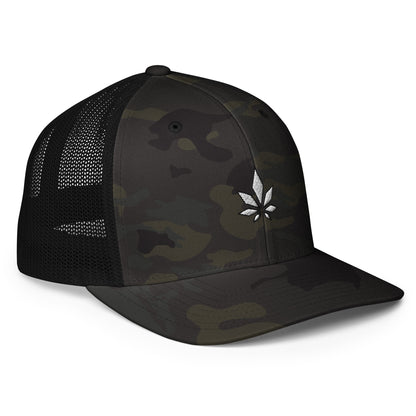 White And Black Weed Leaf Closed-back Trucker Cap